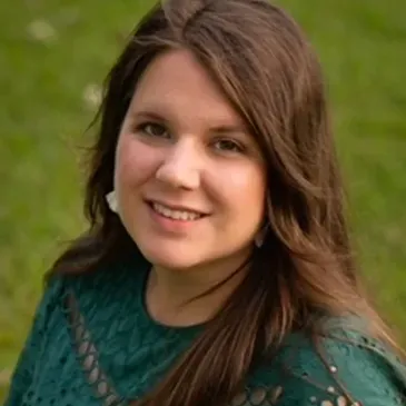 Portrait of Leann Kuhlmann-Qi